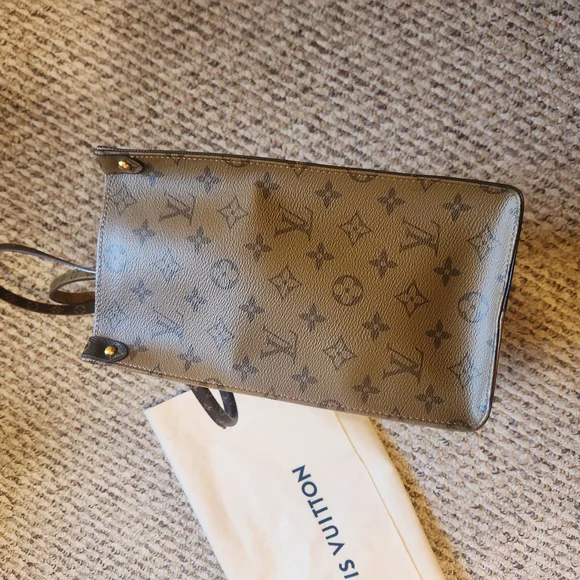 LVee Louie Brown Monogram Onthego Tote Bag - Picture 4 of 5